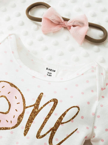 Baby Polka Dot Letter Graphic Bodysuit & Bow Front Mesh Skirt & Headband