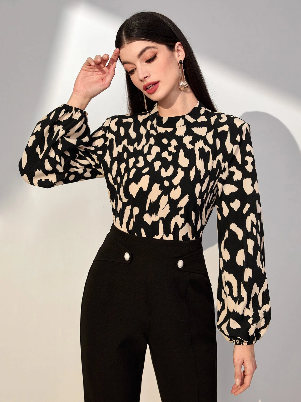 Allover Print Lantern Sleeve Blouse