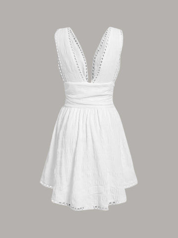 VCAY Plunging Neck Lace Trim Ruched Waist Dress