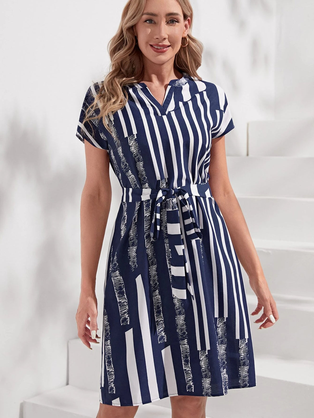 EMERY ROSE Striped Print Belted Dress