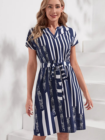 EMERY ROSE Striped Print Belted Dress