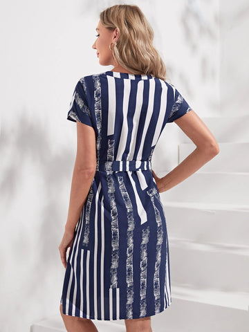 EMERY ROSE Striped Print Belted Dress