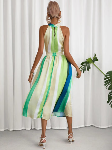 Colorblock Keyhole Neckline Halter A-line Dress