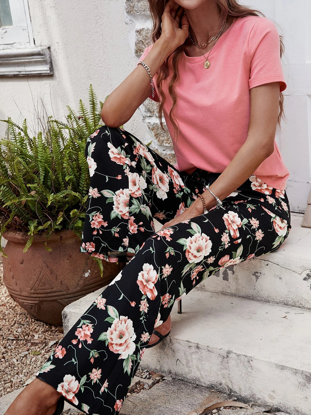 Solid Tee & Floral Print Pants