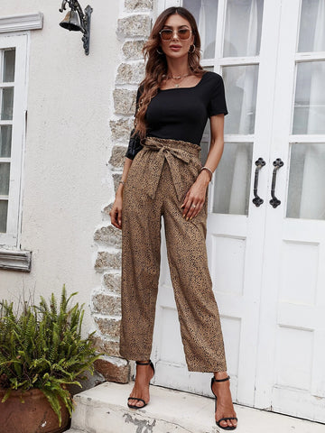 Solid Tee & Dalmatian Print Paperbag Waist Belted Pants