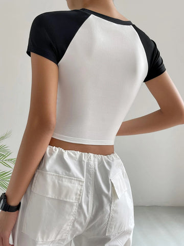 EZwear Letter Graphic Contrast Raglan Sleeve Crop Tee