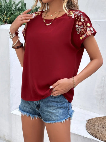 EMERY ROSE Floral Embroidery Batwing Sleeve Blouse