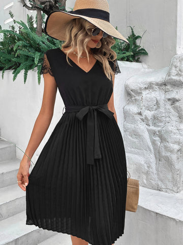 Contrast Lace Pleated Hem Dress