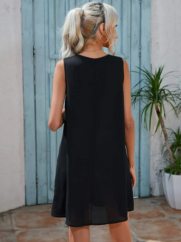 EMERY ROSE Contrast Geo Tape V Neck Dress