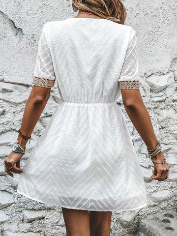 EMERY ROSE Contrast Guipure Lace A-line Dress
