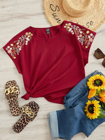 EMERY ROSE Floral Embroidery Batwing Sleeve Blouse