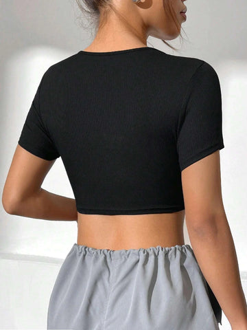EZwear Chain Detail Cut Out Front Crop Tee
