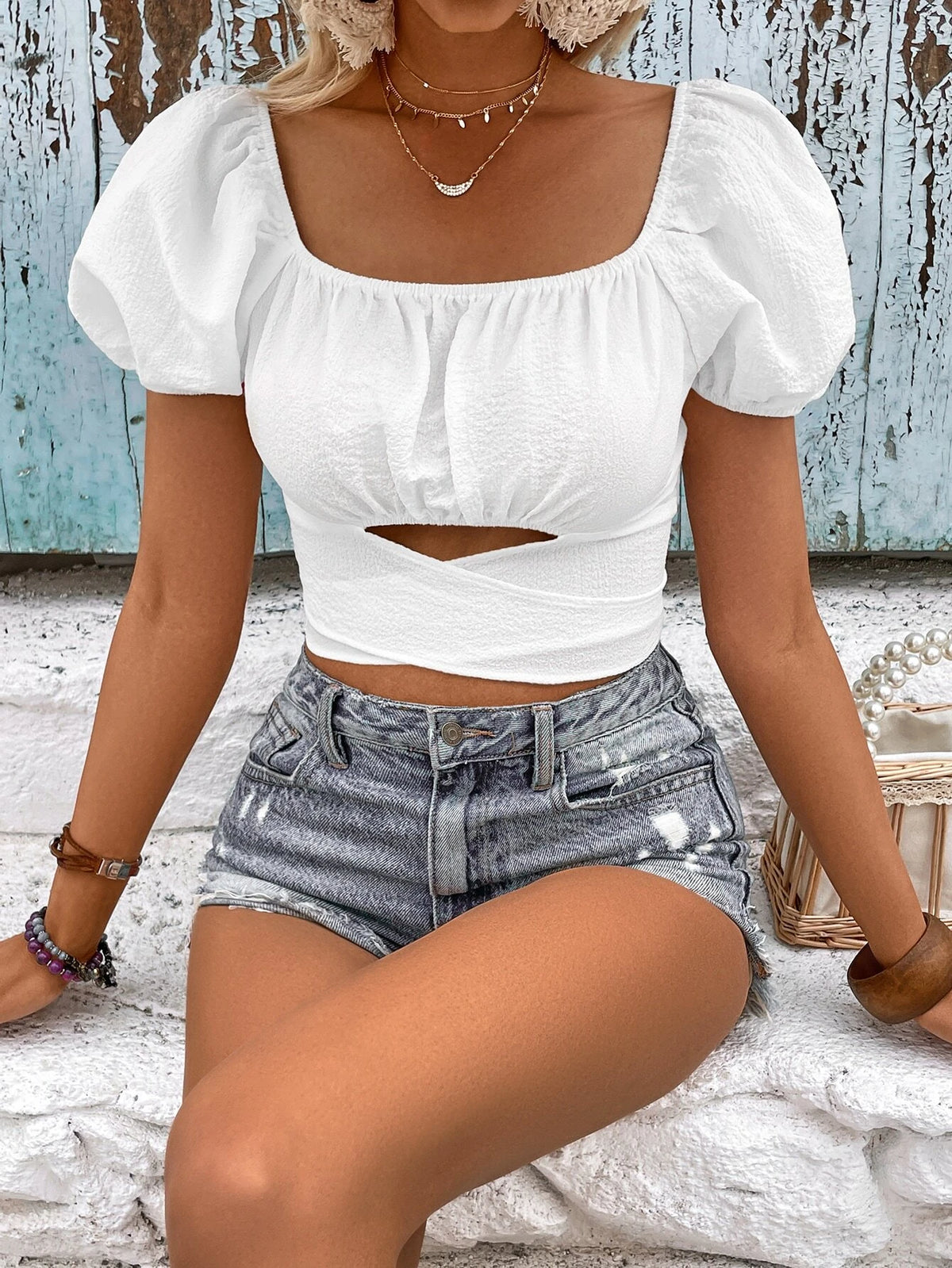 VCAY Cut Out Knot Front Puff Sleeve Crop Blouse