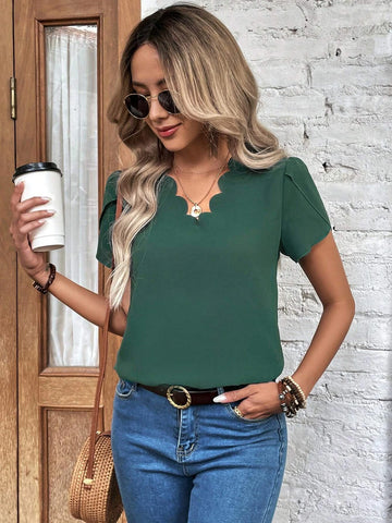 EMERY ROSE Scallop Trim Petal Sleeve Blouse