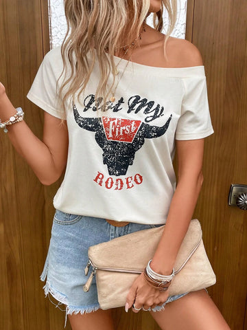 EMERY ROSE Letter & Cattle Print Asymmetrical Neck Tee