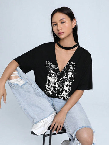 EZwear Figure & Letter Graphic Choker Neck Drop Shoulder Tee