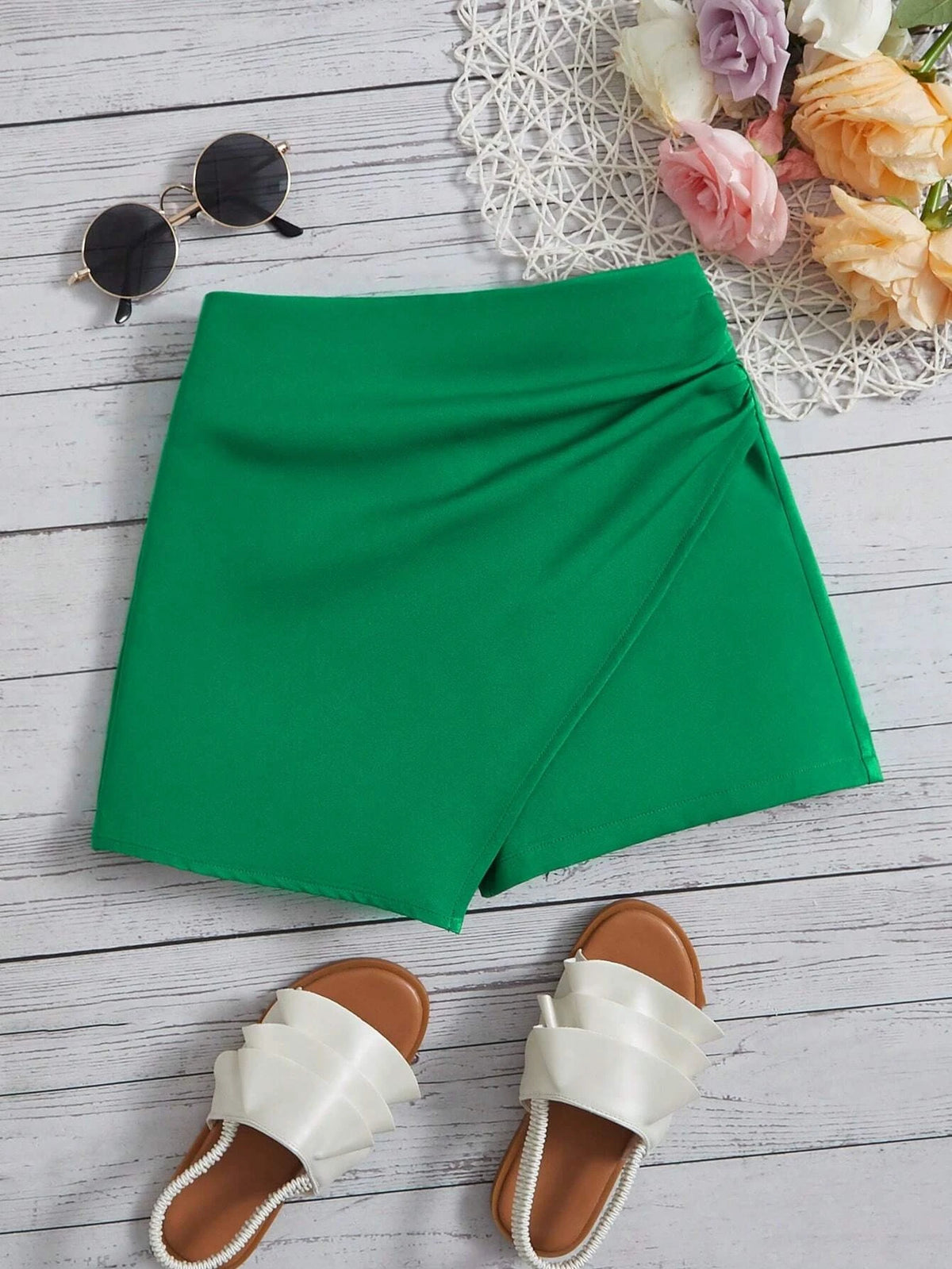 EMERY ROSE Solid Ruched Wrap Hem Skort